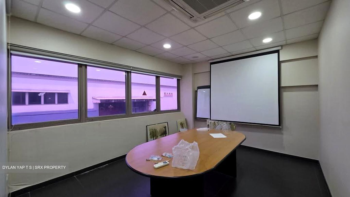 T5 @ Tampines (D18), Factory #632855581